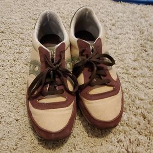 Saucony jazz low profile vegan tennis shoes